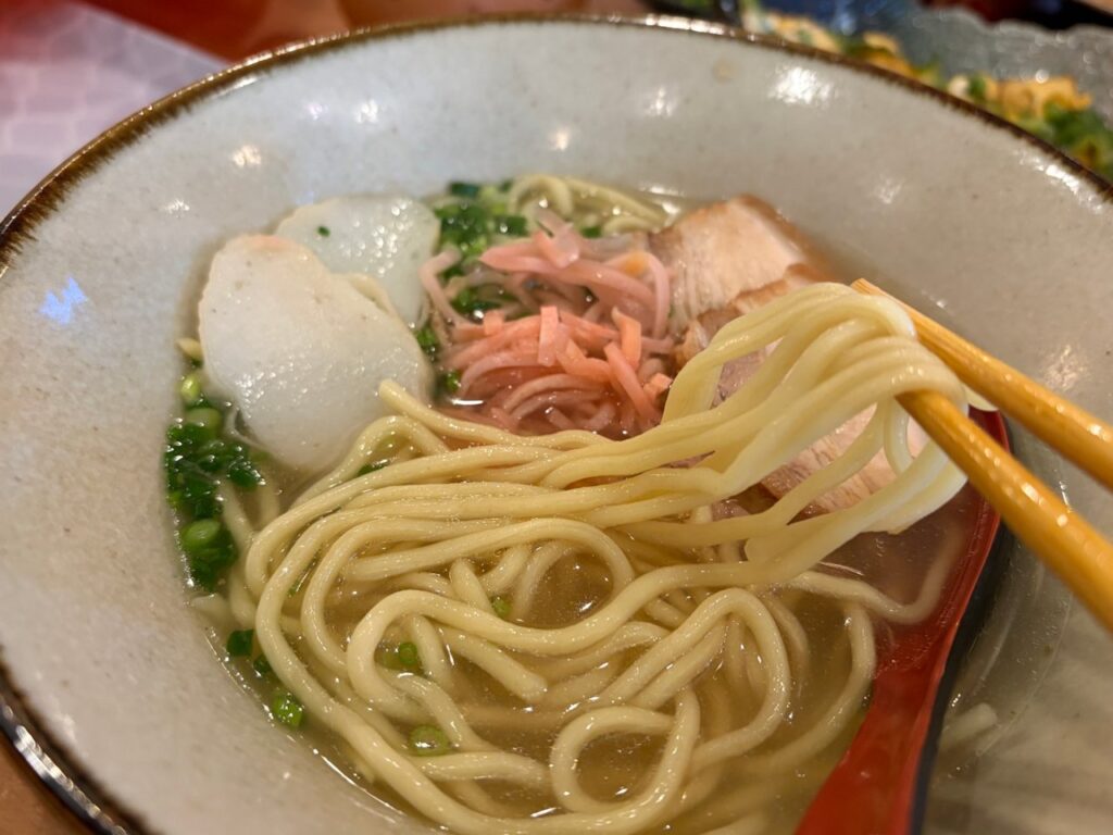 ちむどんどんの沖縄そばの麺