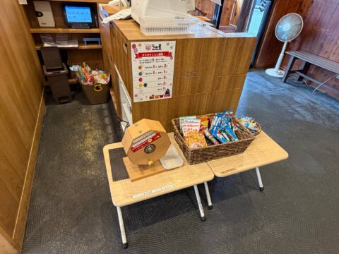 小学生以下が回せるガラガラくじとお菓子